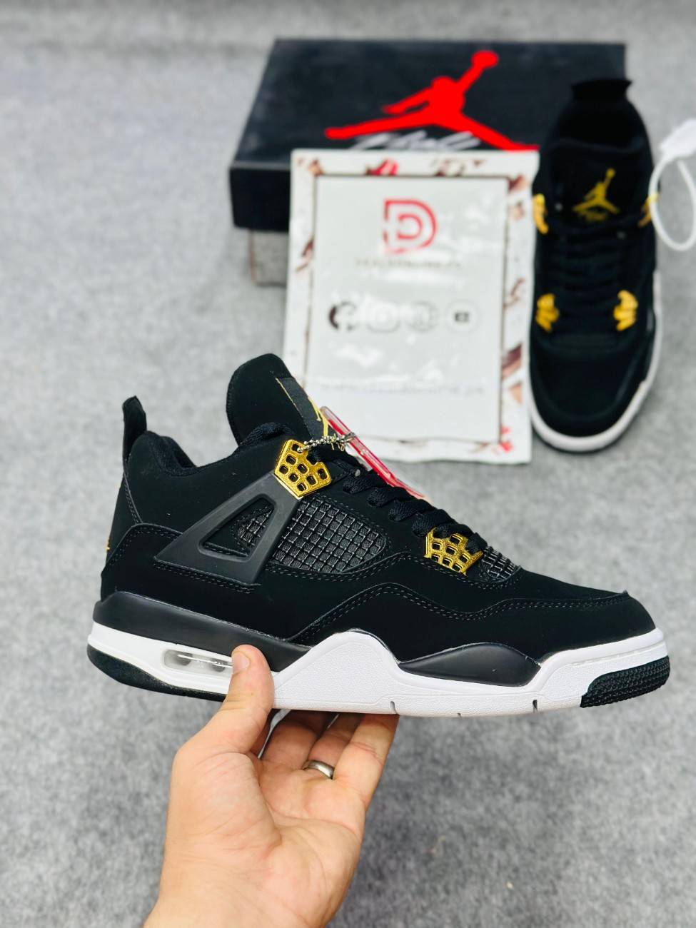 AJ4 Black Premium Batch