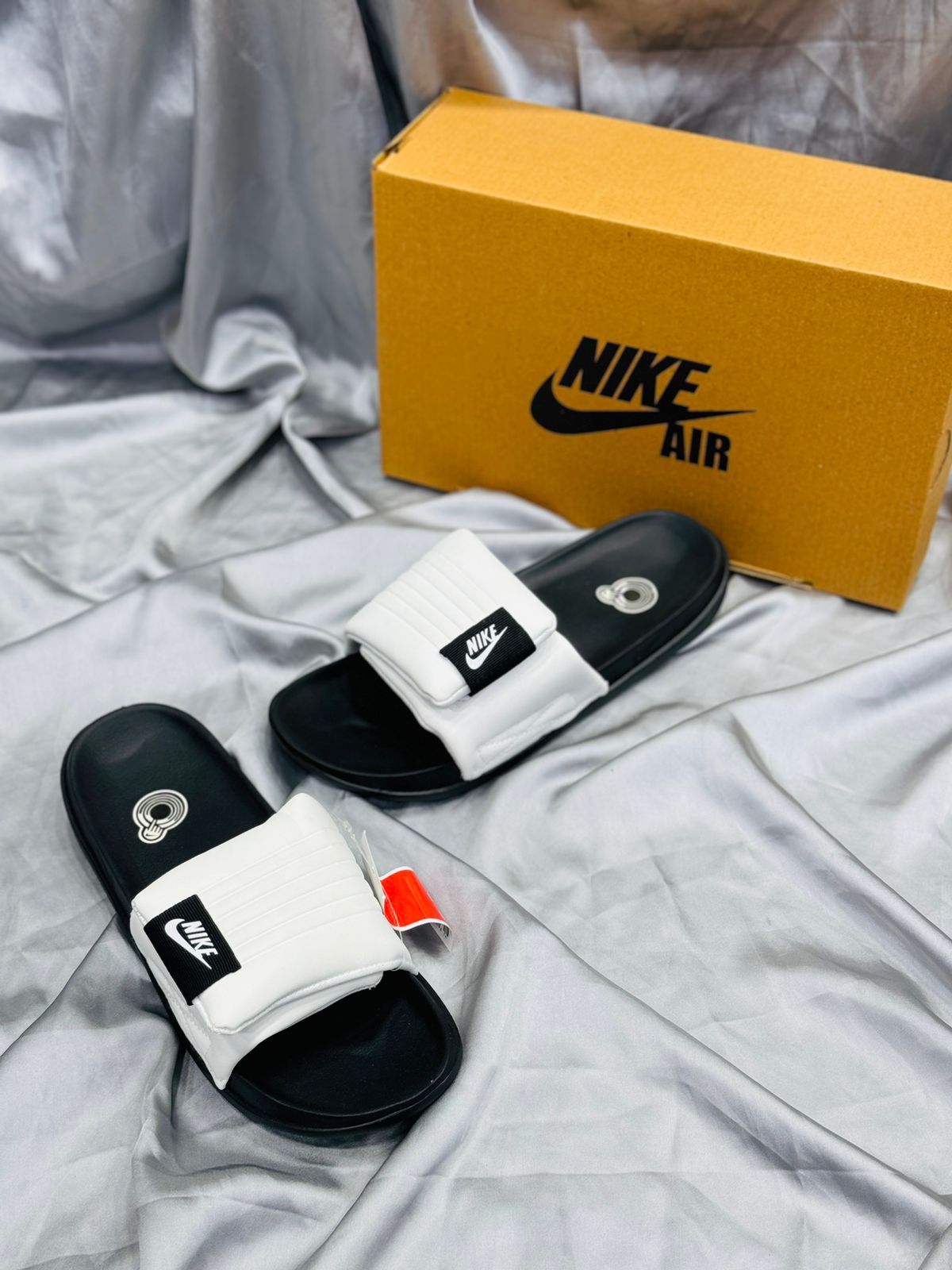 "'-Nike-" Slippers | 5001 White Black